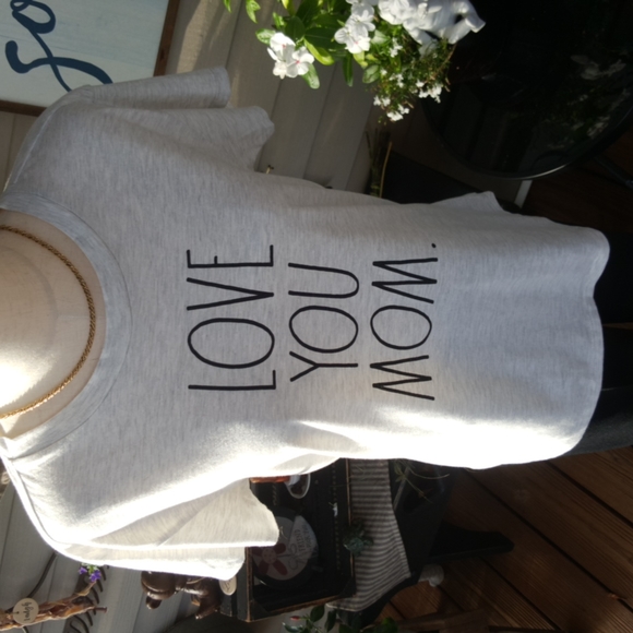 NWT RAE DUNN ♡ Super Sweet Cream|Gray|Black LOVE YOU MOM. Short Sleeve T-Shirt S - Picture 3 of 12